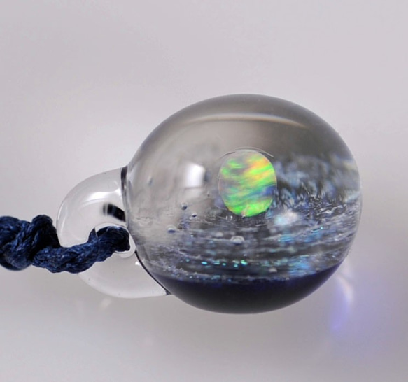 星屑の夢 （ブルー～グリーン～ゴールド） 小宇宙 球 レインボーオパール ダイクロガラスペンダント 10枚目の画像