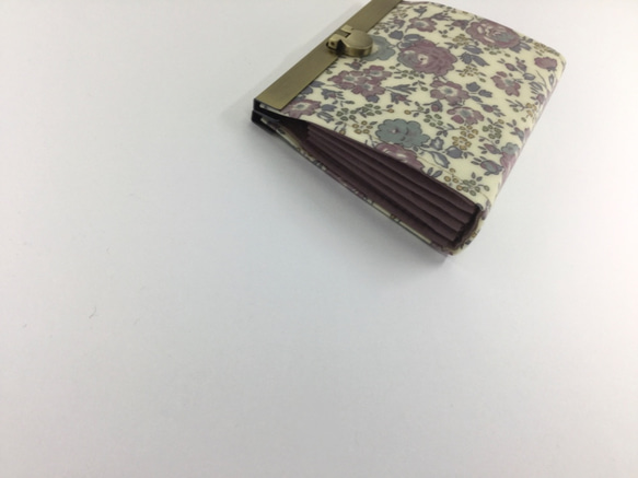 大きく開く　手のひらジャバラ財布　フェリシテ　リバティプリント　ビニコ 4枚目の画像