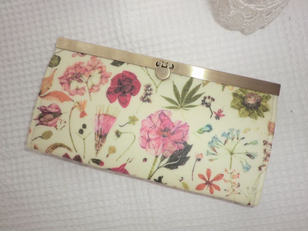 【受注製作】口金　長財布★リバティ　フローラルイヴ♪ビニコ HH