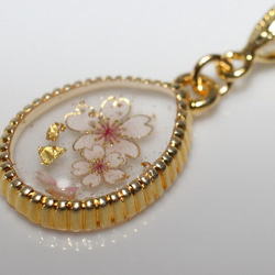 桜＆金箔のプチネックレス 2枚目の画像