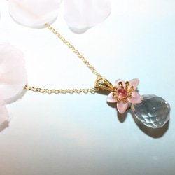ピンクトルマリン桜＆クリスタルクォーツのネックレス 1枚目の画像