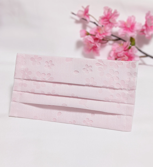 ❀桜の透かし入り❀ほんのり桜色プリーツマスク 1枚目の画像