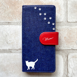 にゃんこデニムの手帳型スマホケース（インディゴ×赤） iphone14 iphone15 全機種対応 猫 黒猫 デニム 2枚目の画像