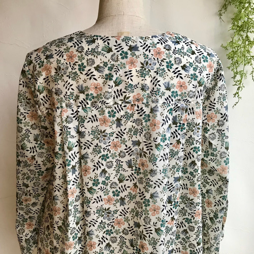 リバティLIBERTY エデナムEdenhamの秋ブラウス前タックMサイズ