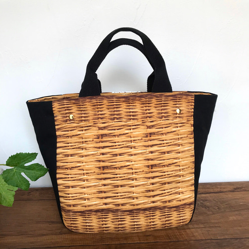 トリックバスケット生地の 黒マチ付き かご柄バッグ☆ かごバッグ