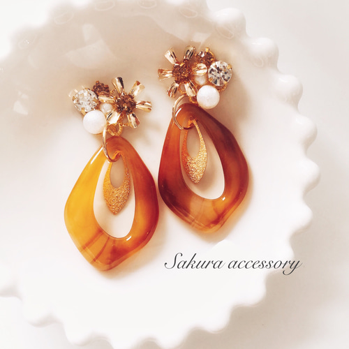 しずく型べっ甲×ビジュー ピアス イヤリング ピアス（その他） Sakura 