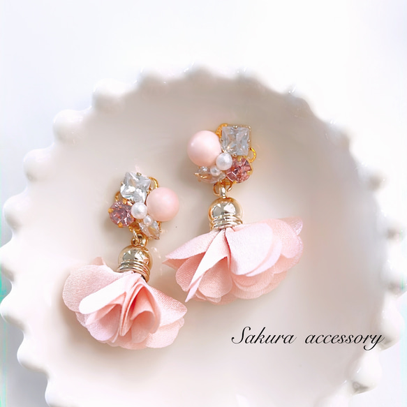 レトロ♡ヴィンテージボタン&キラキラビジューのフラワー