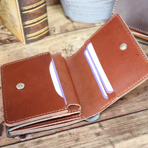 黒レザー フラップ式ミニ財布 楽天市場】広マチ長財布 フラップ 大容量 ジャバラ式 かぶせ 姫路