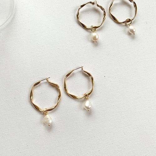 淡水パール×ツイストフープピアス / イヤリング イヤリング