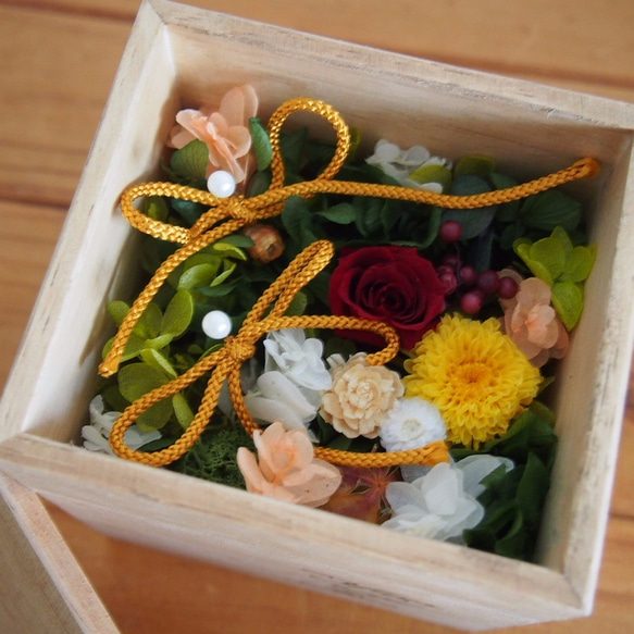 [お名前入りオーダー制作]wood box　お花の和リングピロー（小菊あじさいミックス） 2枚目の画像