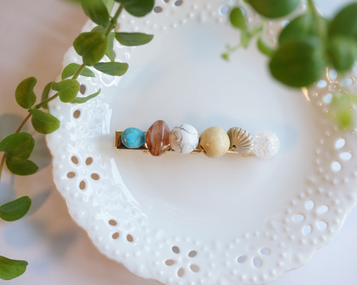 ウッドビーズと天然石のヘアクリップ ヘアクリップ・バナナクリップ  