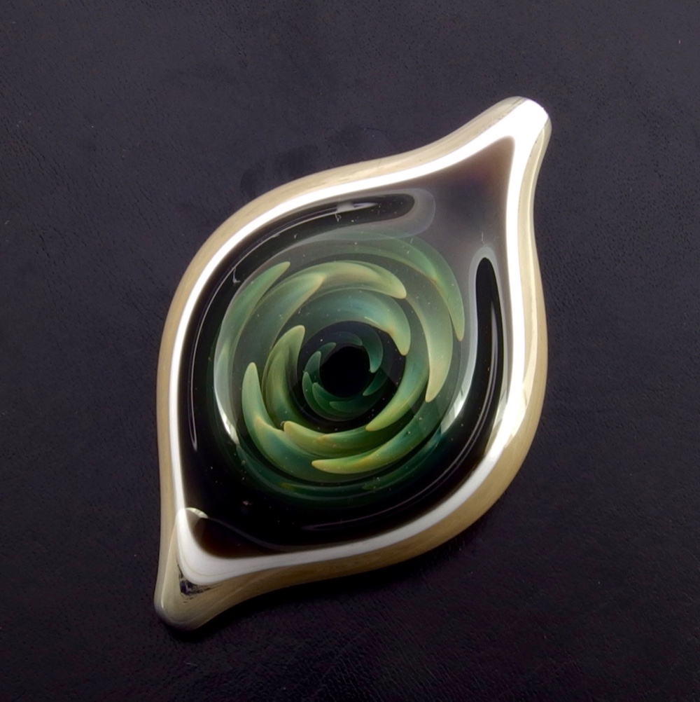 40mm耐熱ガラスのペンダントトップ ☆.:*スパイラル☆.:*