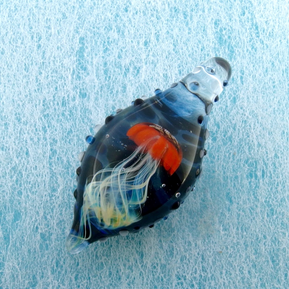 ふわふわくらげ☆.:*耐熱ガラスのペンダントトップ