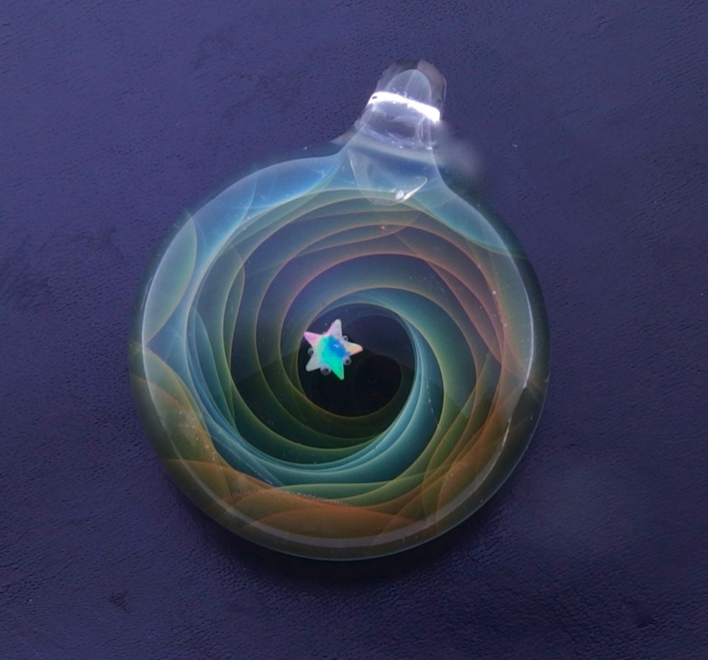 耐熱ガラスとオパールのマーブルペンダント ☆.:*スパイラル☆.:*