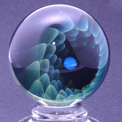 ３７mm 耐熱ガラスマーブル  オブジェ　展示台付き　 3枚目の画像