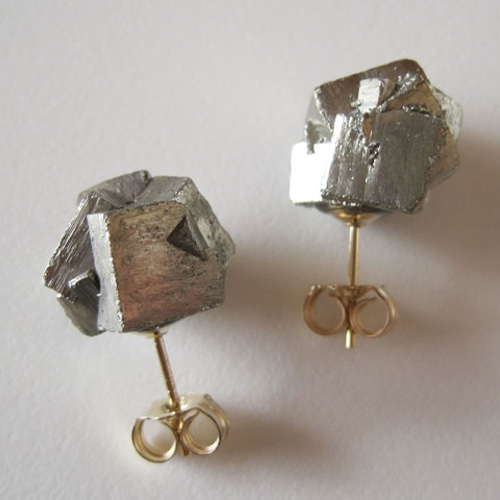 パイライトの原石ピアス/黄鉄鉱 14kgf ピアス（スタッド・一粒） Pomme