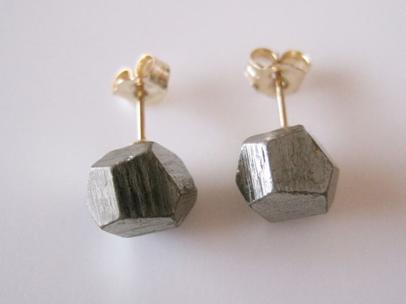 パイライトの原石ピアス／Pyrite 14kgf 4枚目の画像