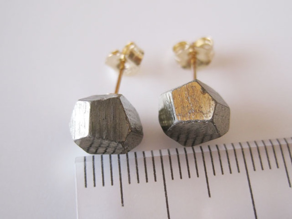 パイライトの原石ピアス／Pyrite 14kgf 5枚目の画像