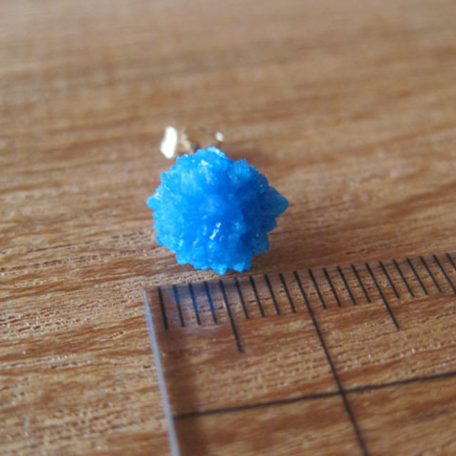 カバンサイトの原石ピアス ／カバンシ石 ピアス（スタッド・一粒） Pomme 通販｜Creema(クリーマ) 563687