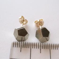 パイライトの原石ピアス/Pyrite/Spain 14kgf 5枚目の画像