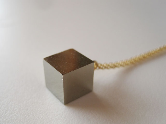 パイライトの原石ネックレス/Cube/Spain14kgf 2枚目の画像