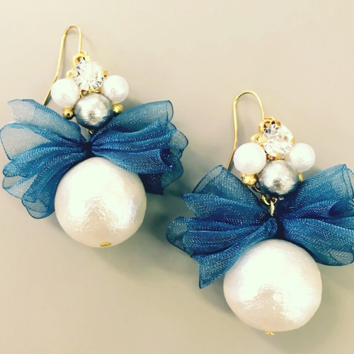 アンティークボタン　カメオ　オーガンジーリボン　チェコガラス　ピアス　イヤリング アンティークボタン カメオ オーガンジーリボン ピアス イヤリング