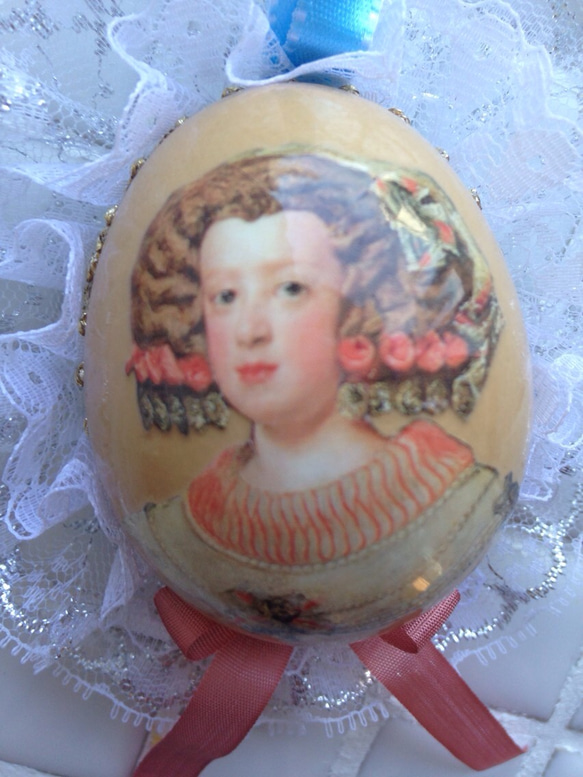 王女の肖像画 卵のデコパージュオーナメント 5枚目の画像
