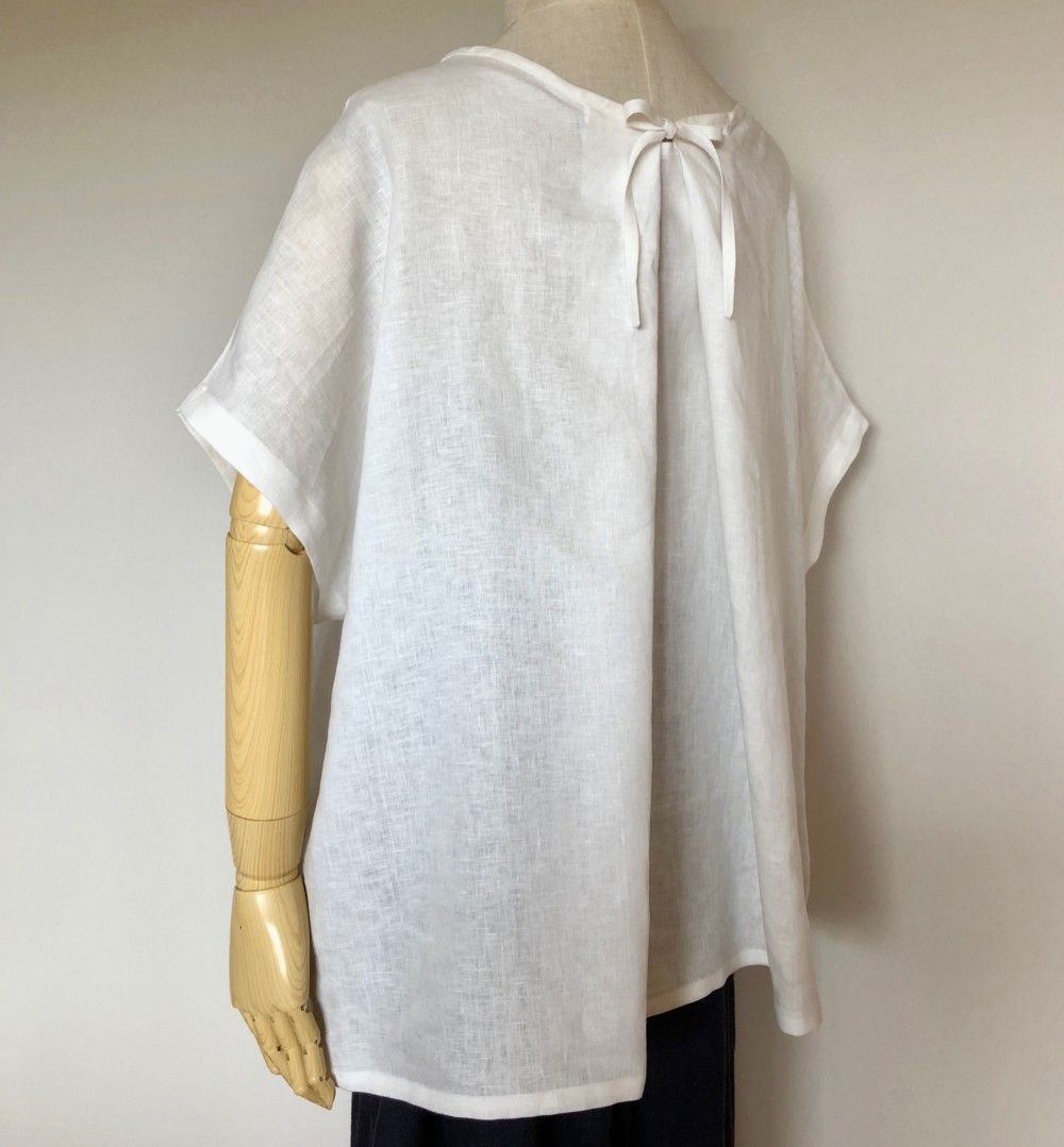 リネン　バックスタイルポイントプルオーバー