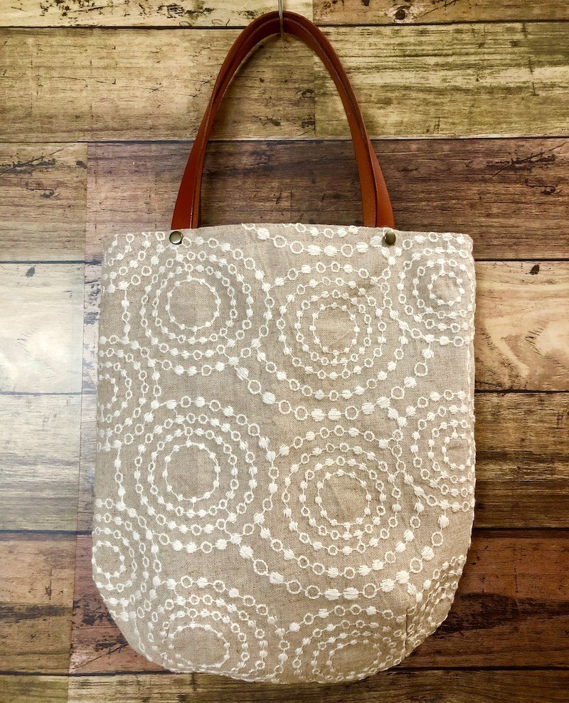 再々販　リネン　サークル刺しゅう　ラウンド手提げバック