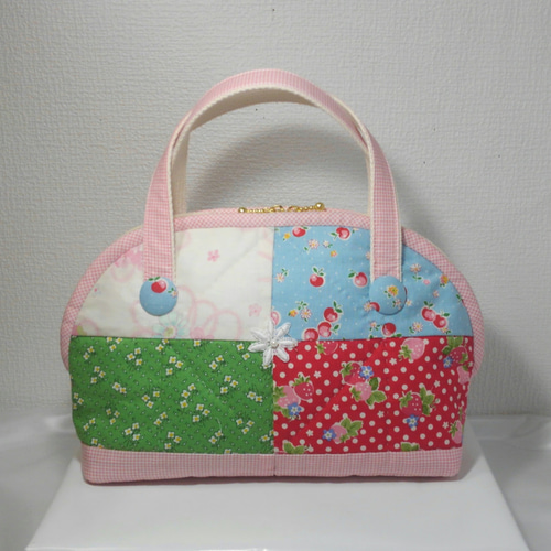 パッチワークキルトバッグ、ポーチ ❤️REI❤️様•パッチワークキルト