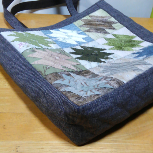 Creema限定[送料無料]☆A4サイズが入るトートバッグ☆パッチワーク