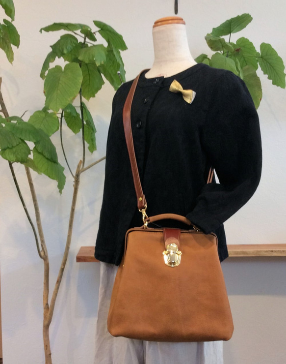 Original Shoulder Bag [ KUCHIWAKU ] beige 2枚目の画像