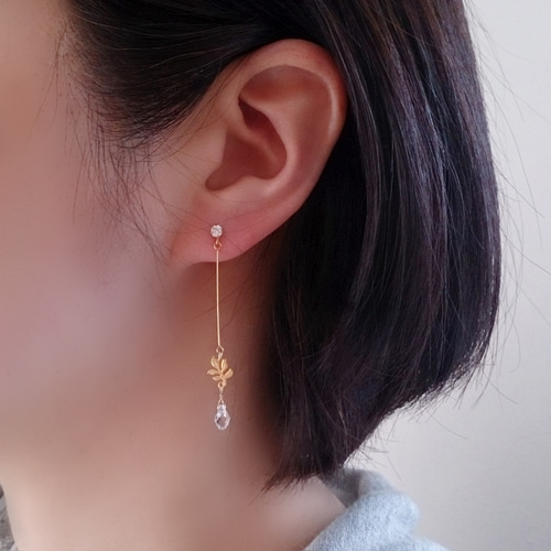 プチリーフとクリスタルドロップのピアス／イヤリング ピアス