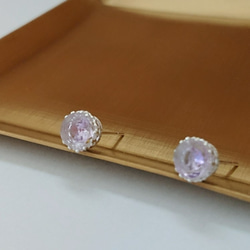 天然石材的粉紅色紫水晶耳環冠 第3張的照片
