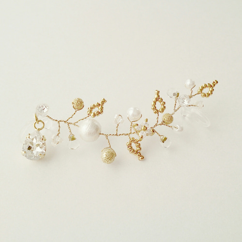 ヴィンテージボタンボタニカルイヤーカフ ☆受注制作☆ 1400点以上SOLD！ ボタニカルイヤーカフ(ゴールドカラー