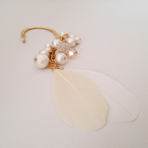 ホワイト フェザー フックイヤリング フェザー イヤーフック(片耳用) イヤーフック Deux Soeurs ＊yasu