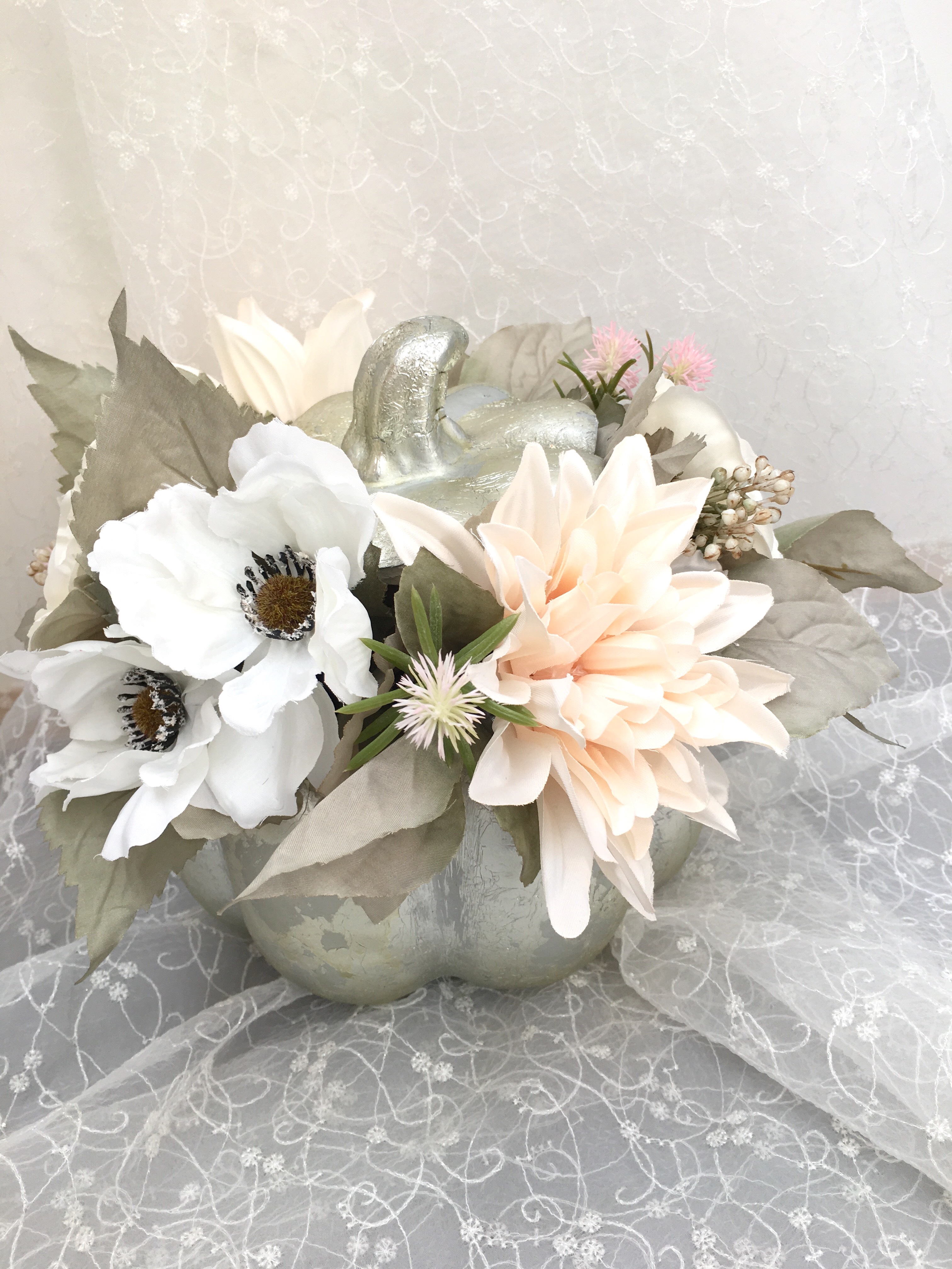 ペールカラーの優しいカボチャアレンジ☆アートフラワー