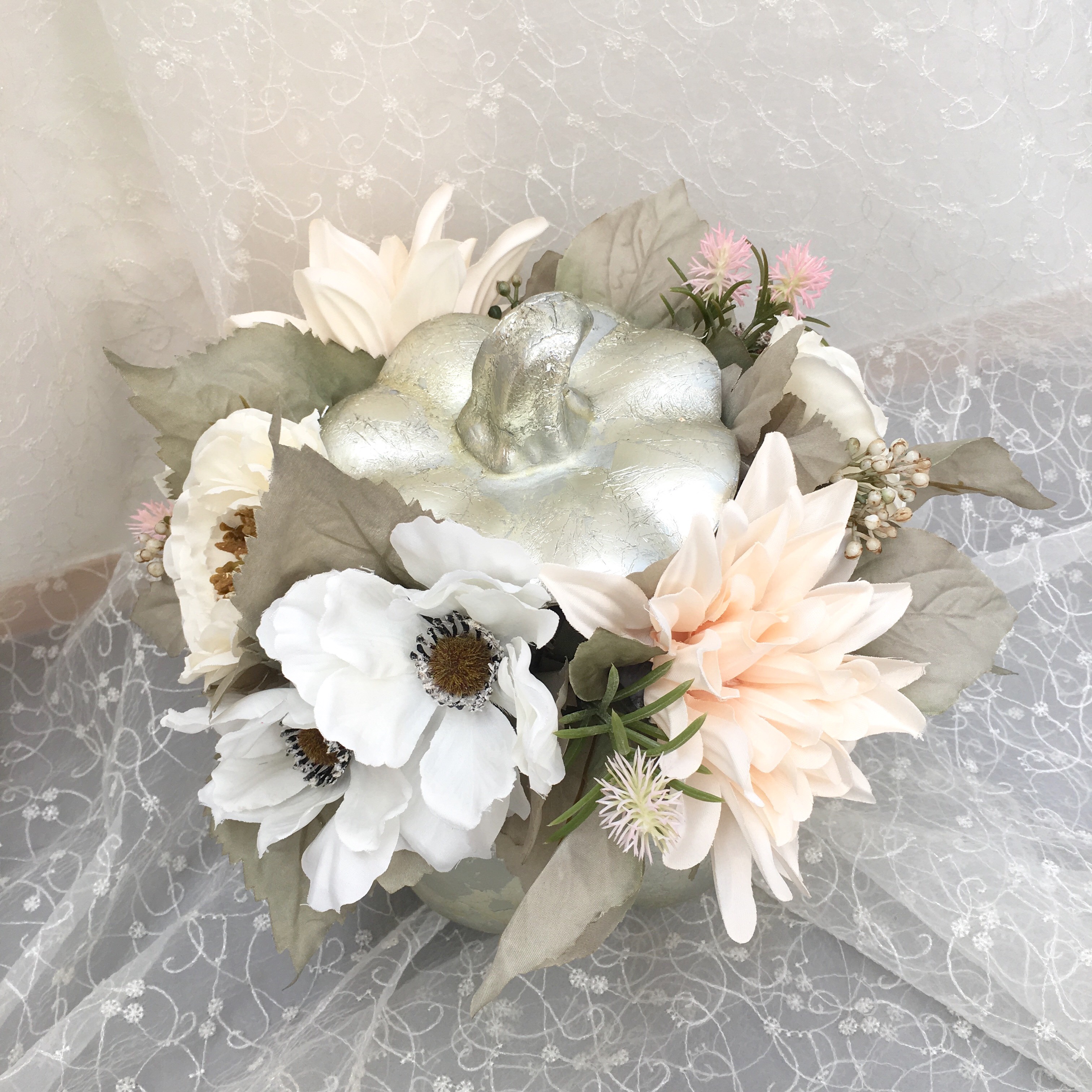 ペールカラーの優しいカボチャアレンジ☆