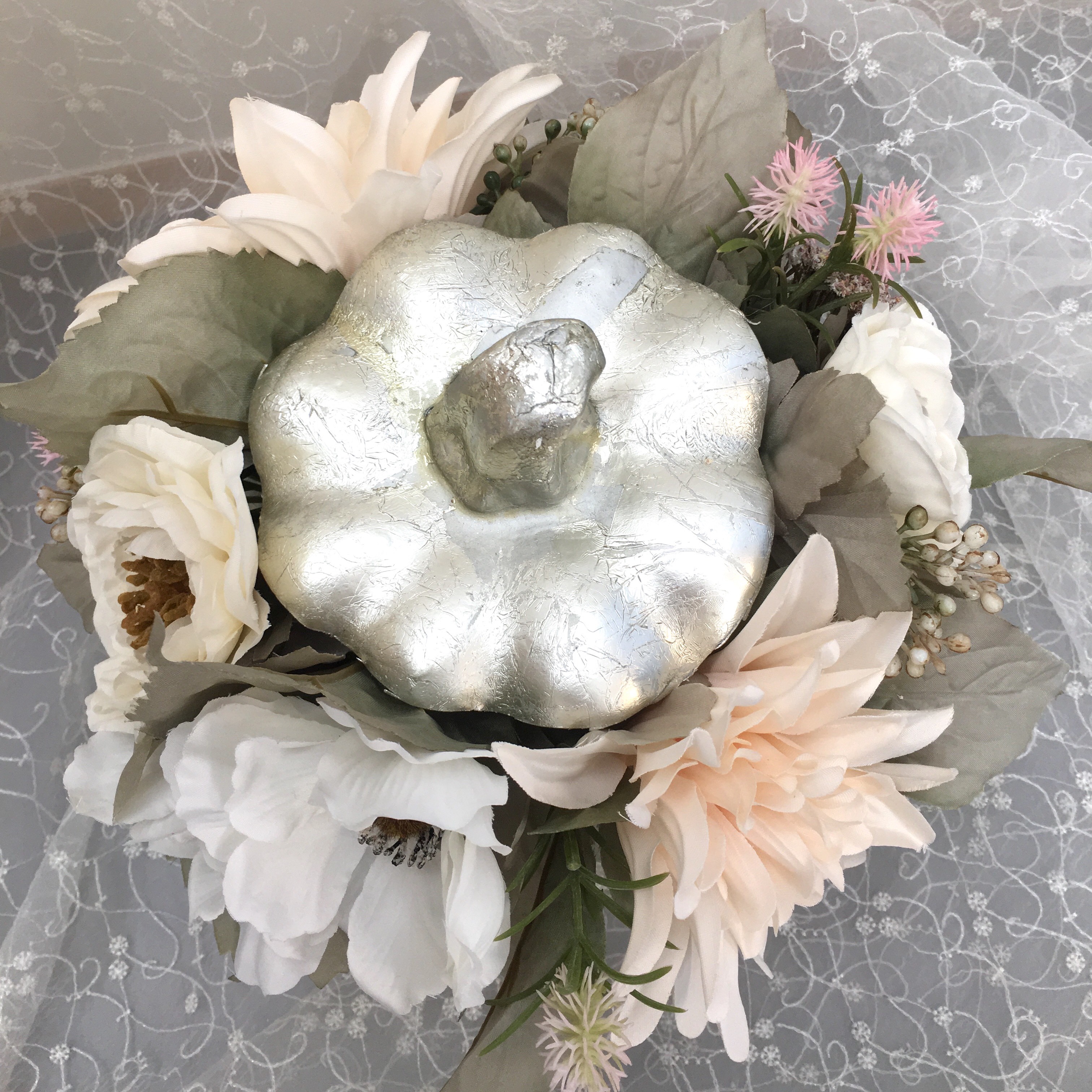 ペールカラーの優しいカボチャアレンジ☆