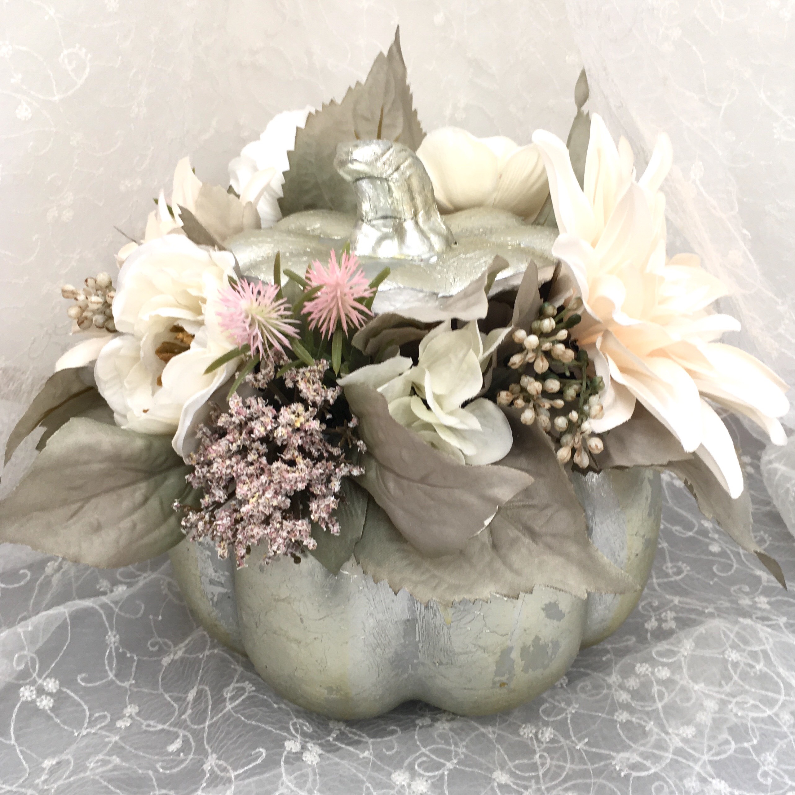 ペールカラーの優しいカボチャアレンジ☆