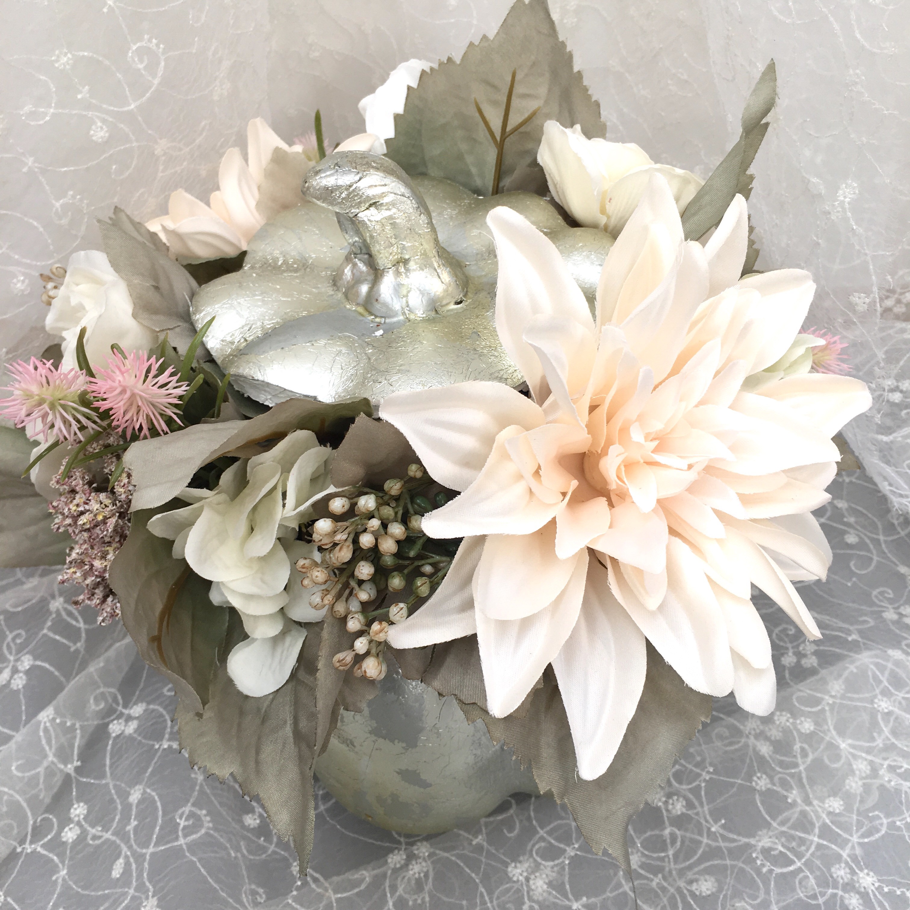 ペールカラーの優しいカボチャアレンジ☆