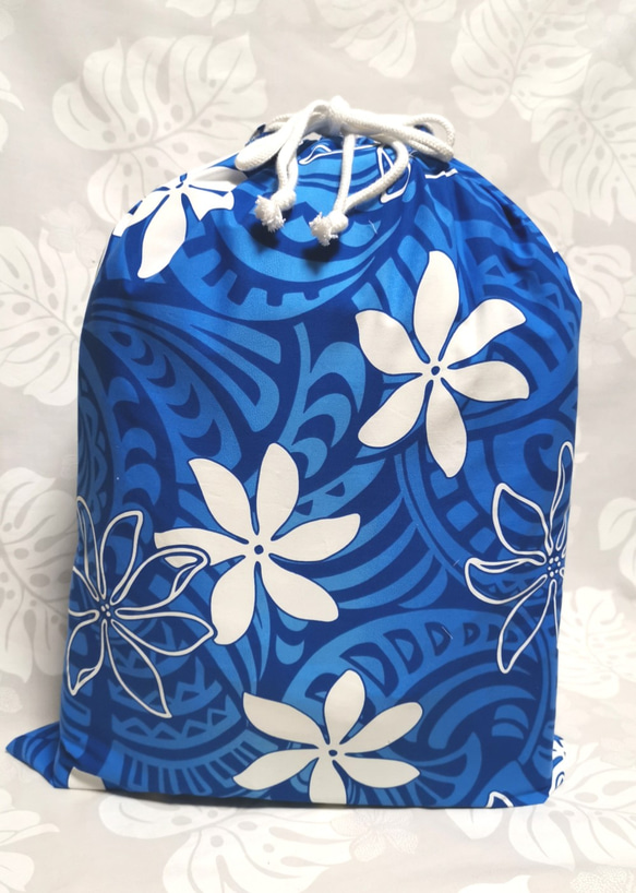特大巾着ハワイアン生地ブルー系ティアレタパ柄 2枚目の画像