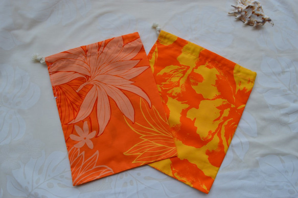 巾着2枚セットハワイアン生地(濃いオレンジ＆淡いオレンジ系) 2枚目の画像