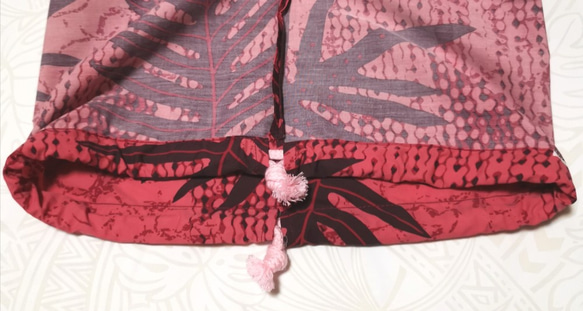 特大巾着ハワイ生地濃いピンクシダ(ラウアエ)タパ柄 3枚目の画像