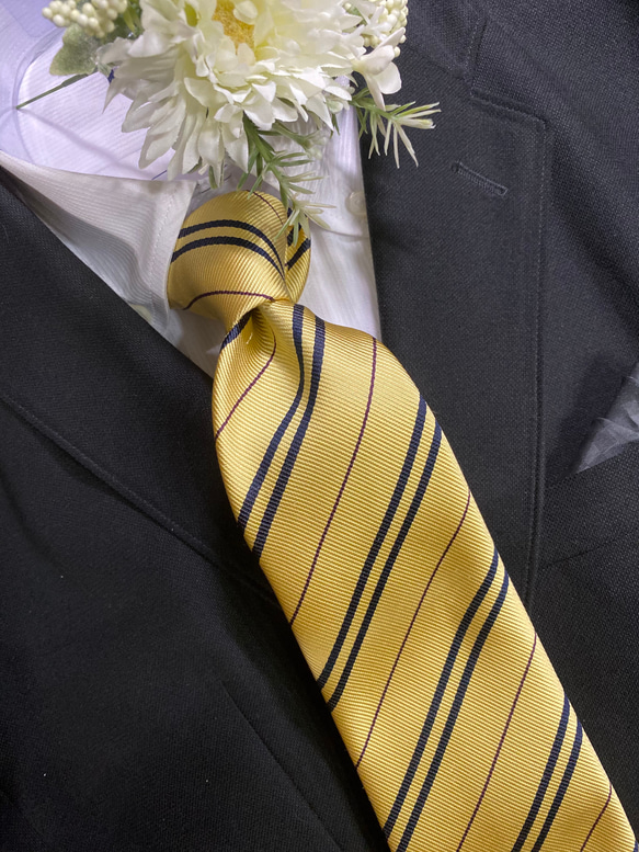 京丹後silkネクタイ 黄色は「栄光」の意味　廃盤生地になりました。 1枚目の画像