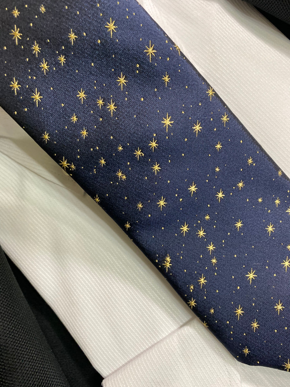 京都右京silkネクタイ　きっと視線を感じるゴールドの星 8枚目の画像