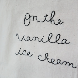 On the vanilla ice cream 刺繍バッグ(くろ) 4枚目の画像