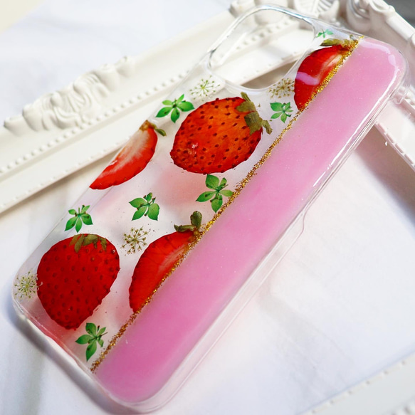 いちご 押し花スマホケース 押し花iPhoneケース 押し花ケース 押しフルーツiPhoneケース 押しフルーツ 2枚目の画像