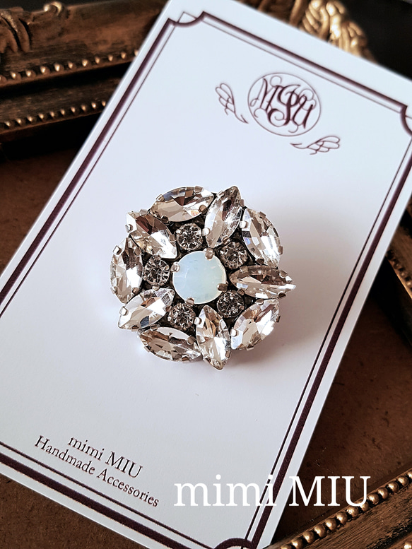 miu miu クリスタルブローチビジュー