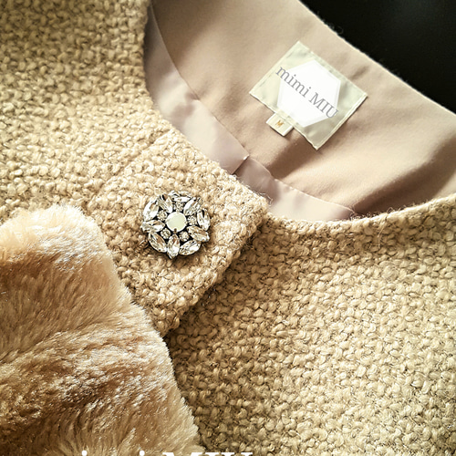 miu miu クリスタルブローチ　ビジュー miu miu クリスタルブローチビジュー